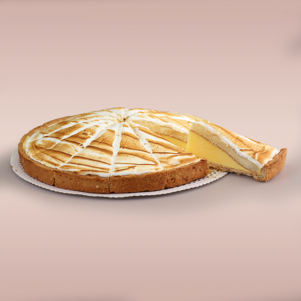 Torta limone flambe gesneden